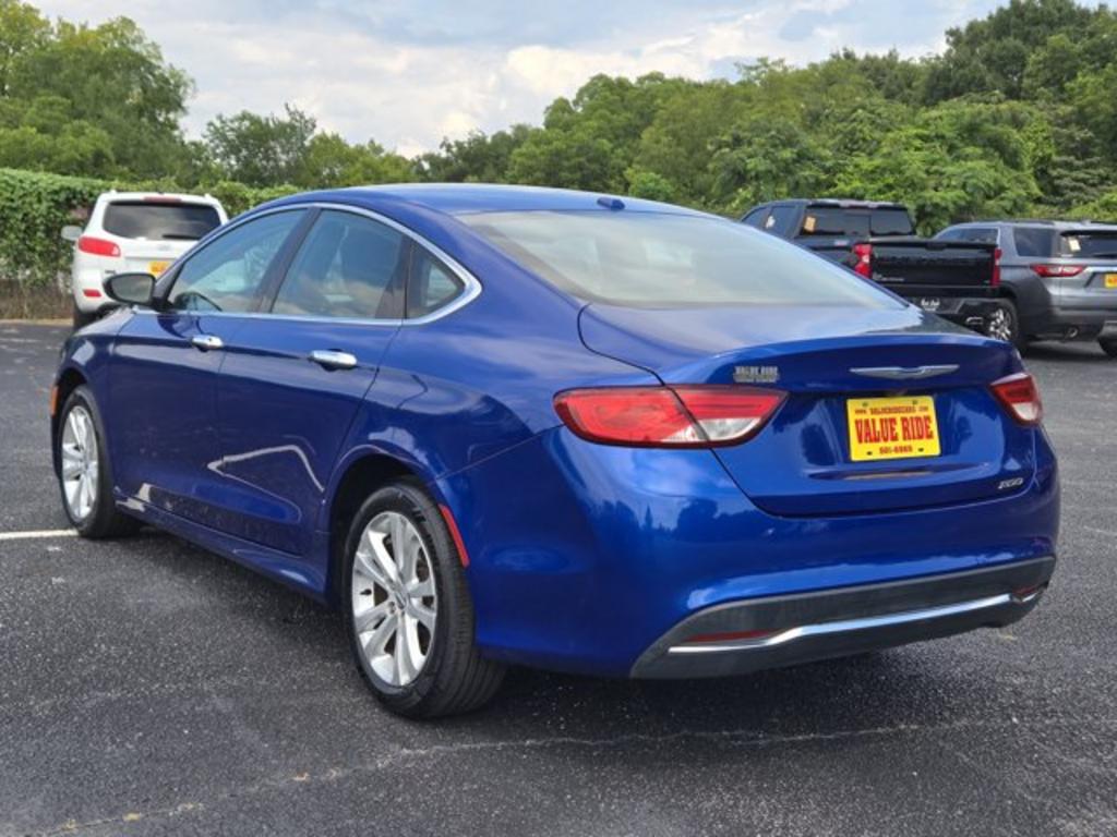 2016 Chrysler 200 - $9,995