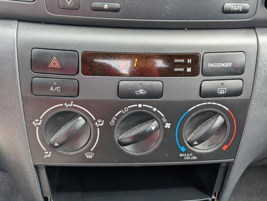2003 Toyota Corolla CE photo