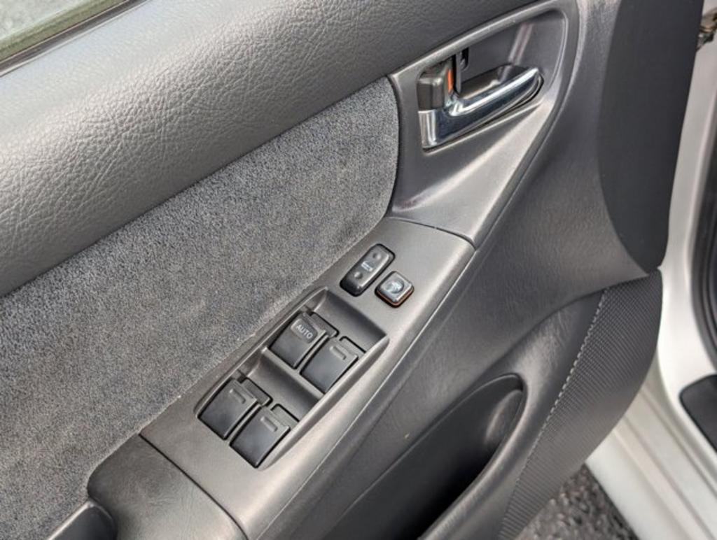 2003 Toyota Corolla CE photo