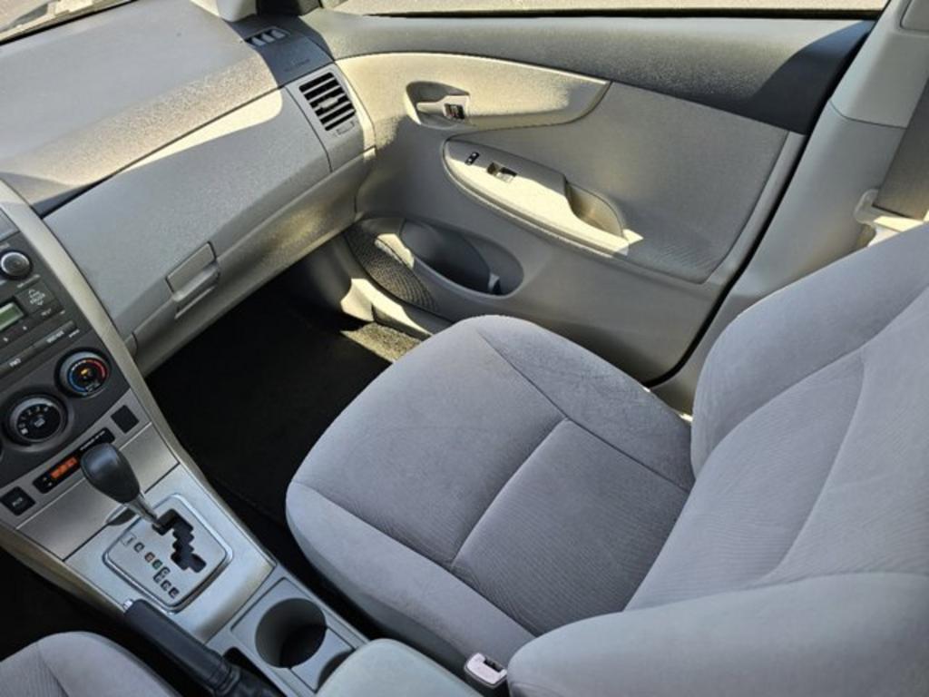 2011 Toyota Corolla photo