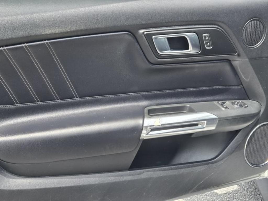 2020 Ford Mustang - $17,995