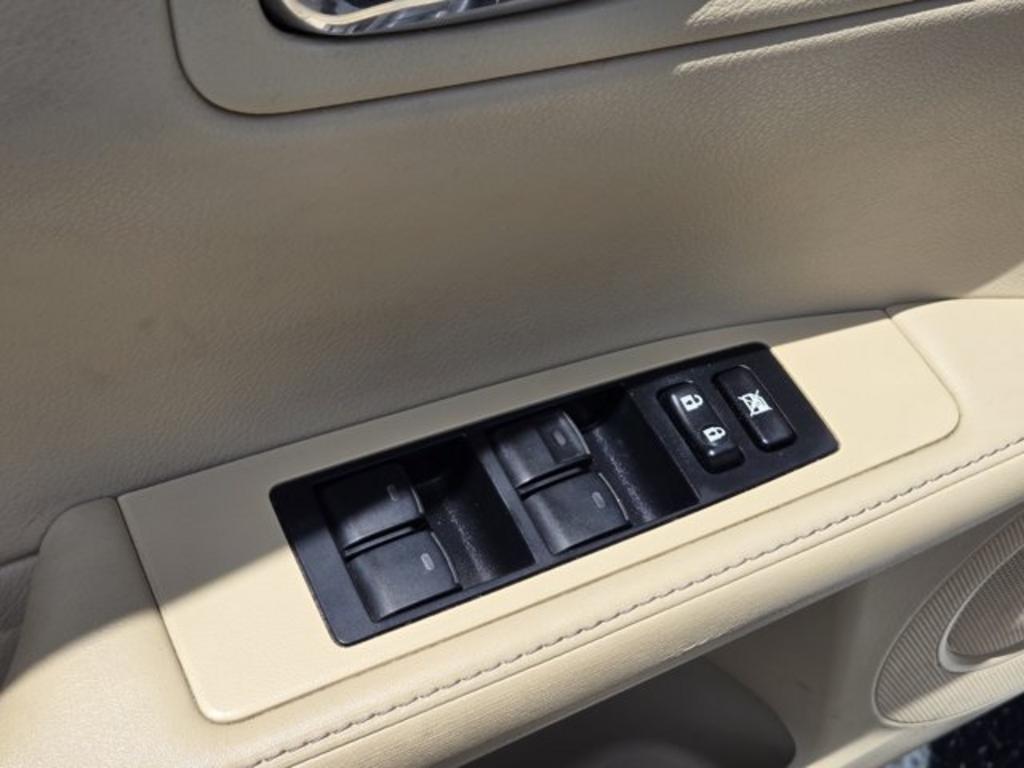 2014 Lexus ES - $14,995