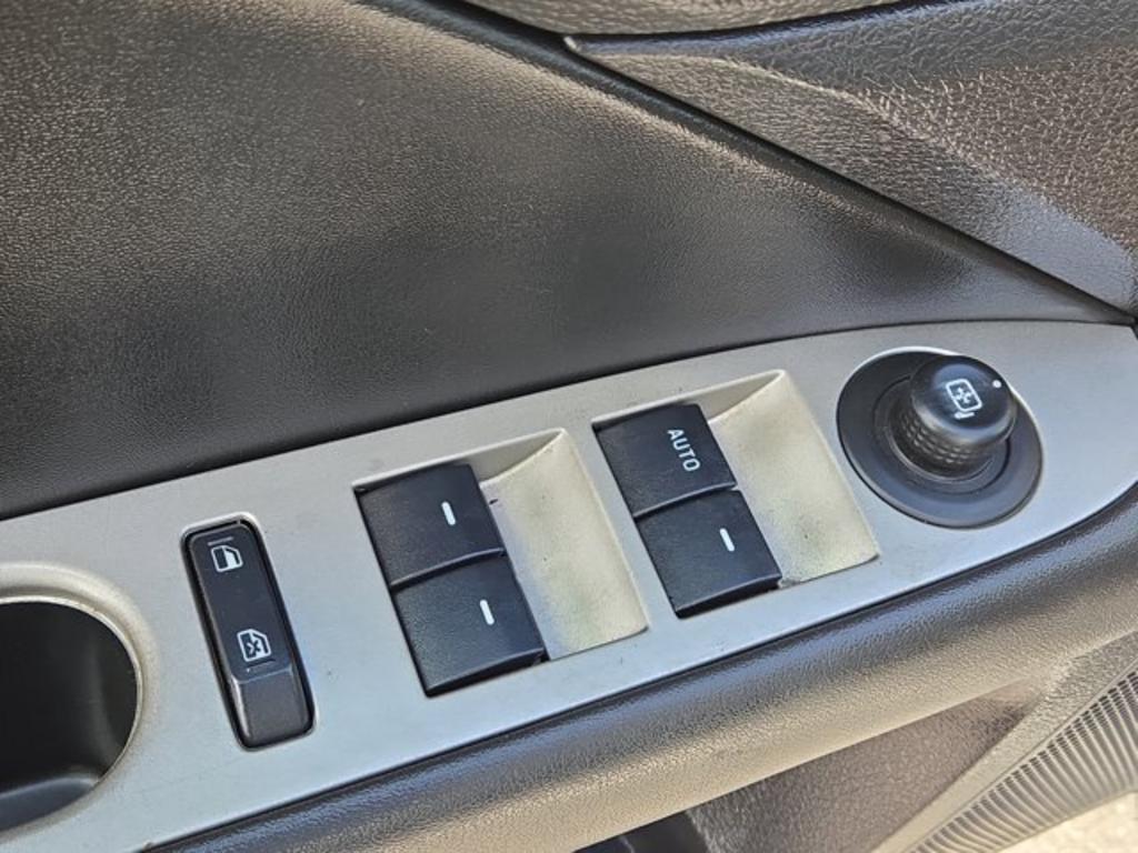 2010 Ford Fusion SEL photo