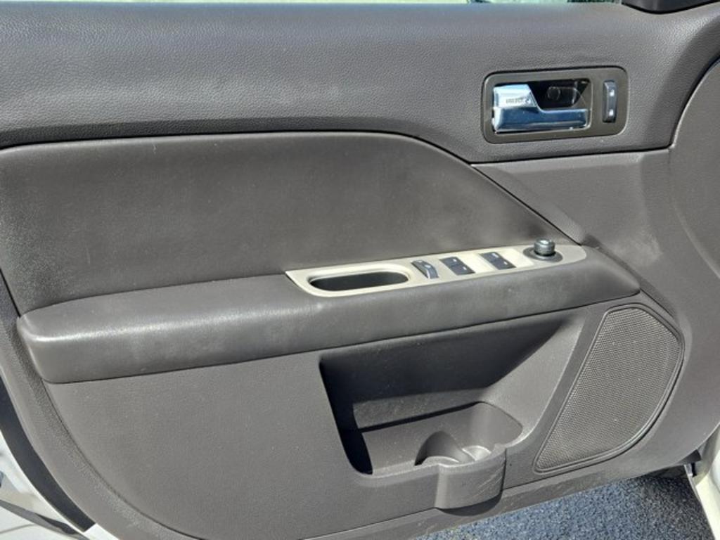 2010 Ford Fusion SEL photo