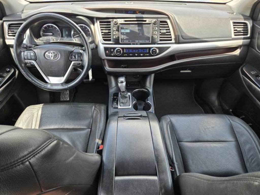 2016 Toyota Highlander - $16,995