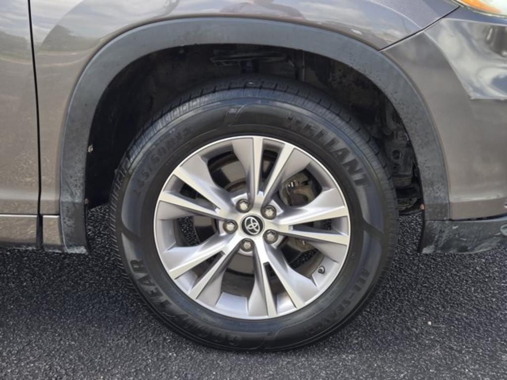 2016 Toyota Highlander - $16,995