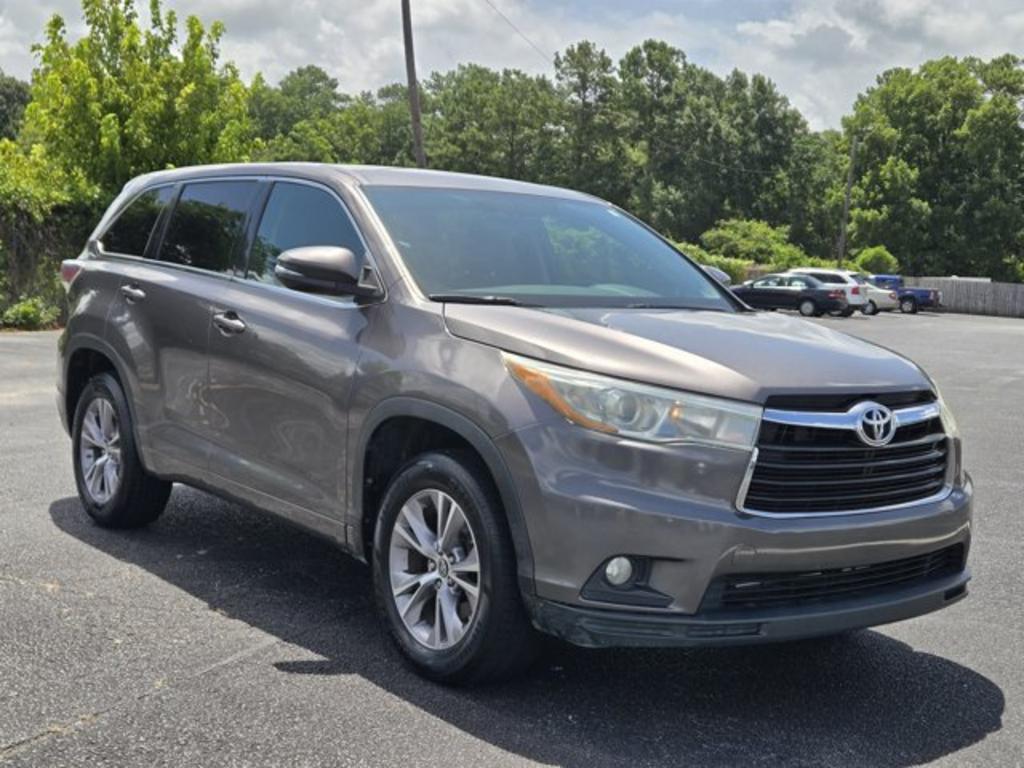 2016 Toyota Highlander - $16,995
