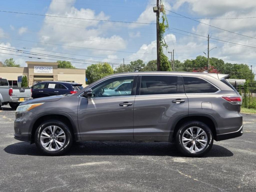 2016 Toyota Highlander - $16,995
