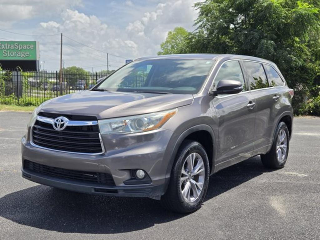2016 Toyota Highlander - $16,995