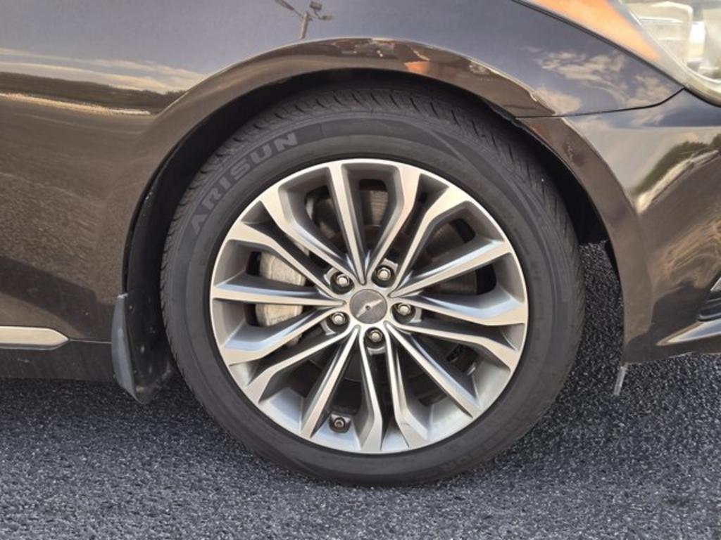 2016 Hyundai Genesis - $11,995