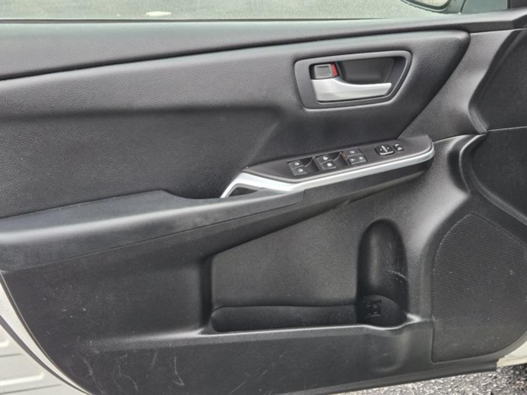 2016 Toyota Camry - $12,995