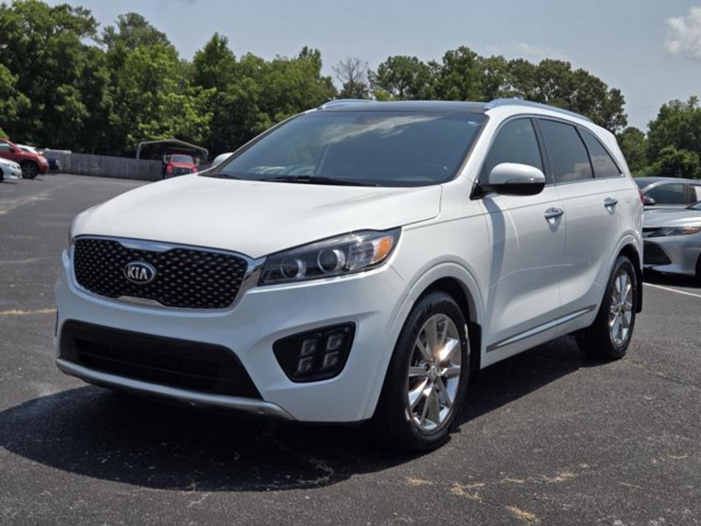 2016 Kia Sorento - $10,995