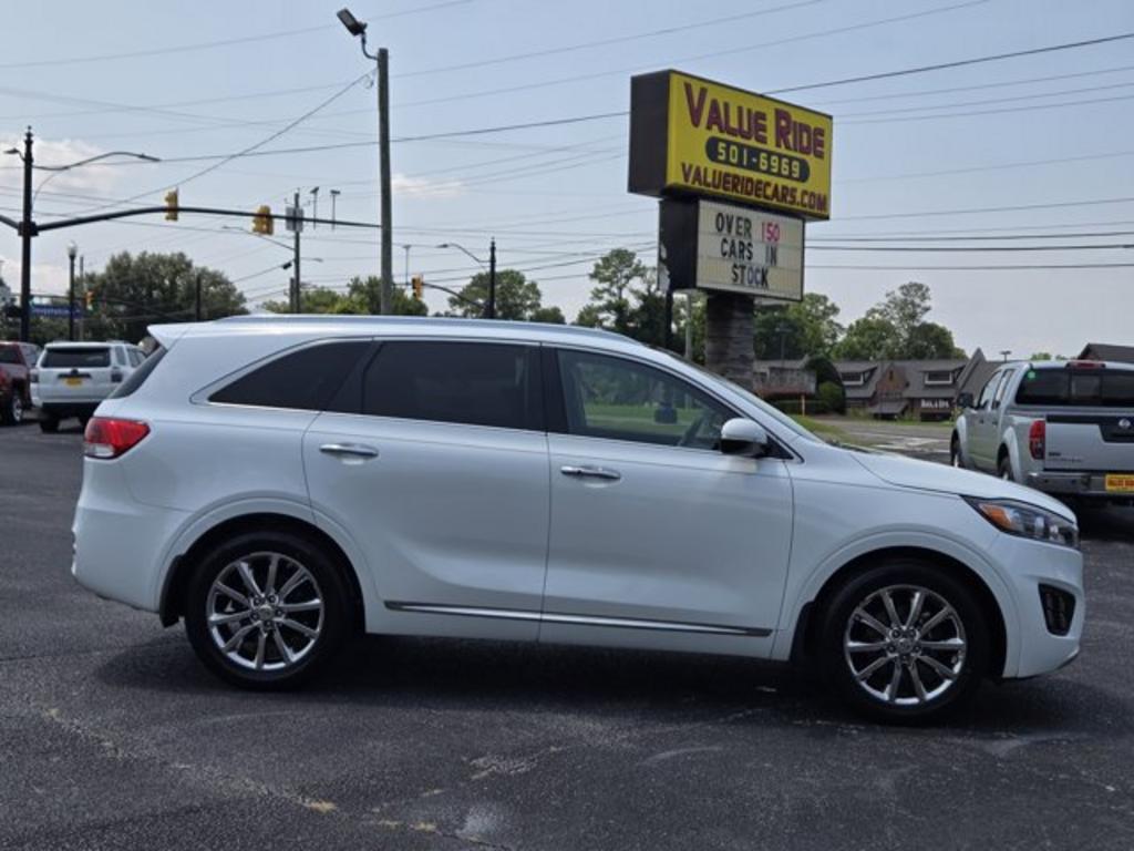 2016 Kia Sorento - $10,995