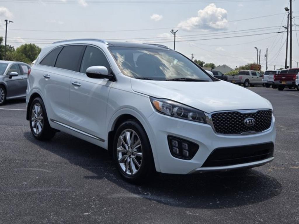 2016 Kia Sorento - $10,995