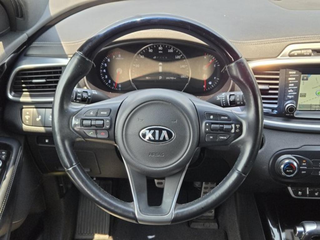 2016 Kia Sorento - $10,995