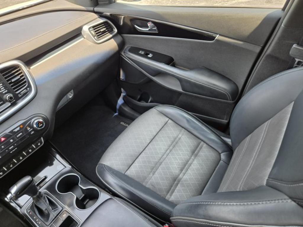 2016 Kia Sorento - $10,995