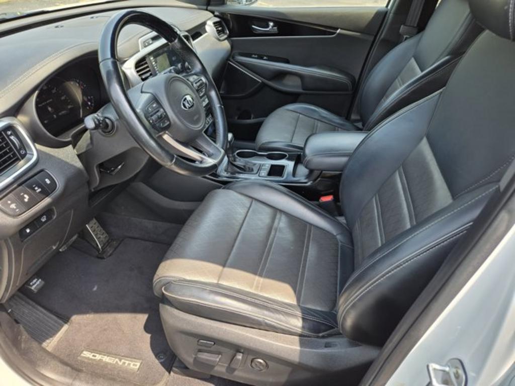 2016 Kia Sorento - $10,995