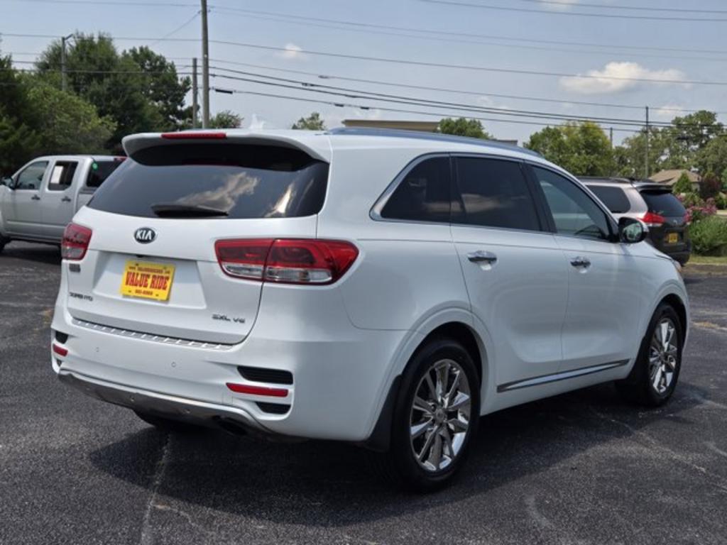 2016 Kia Sorento - $10,995