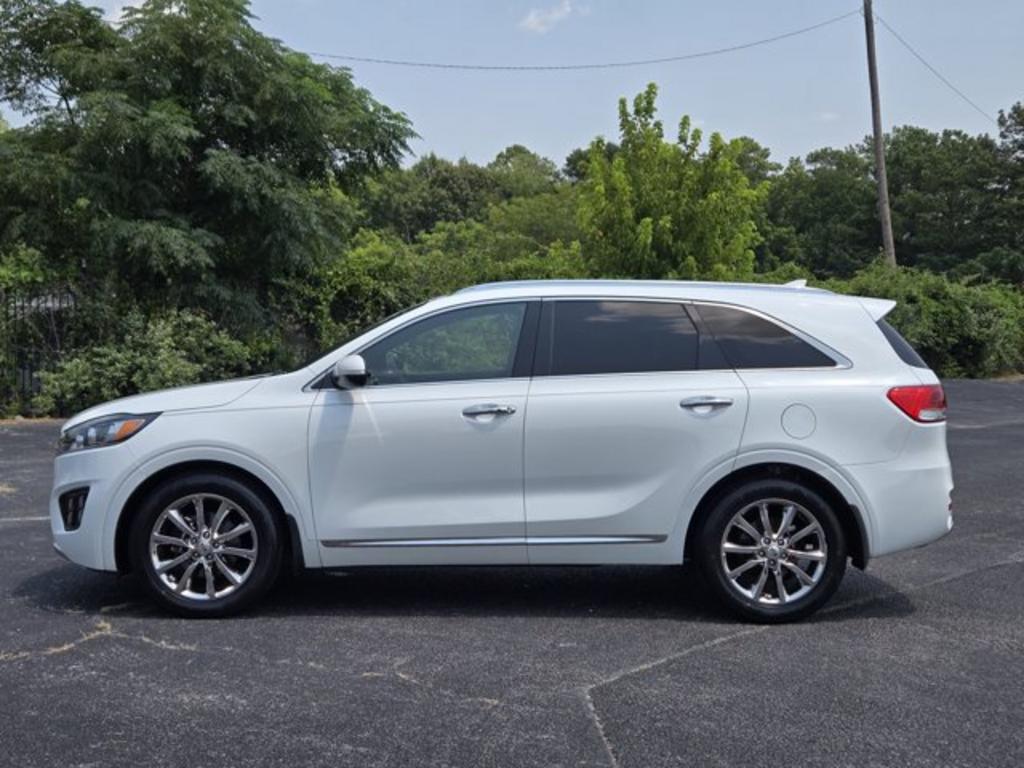 2016 Kia Sorento - $10,995