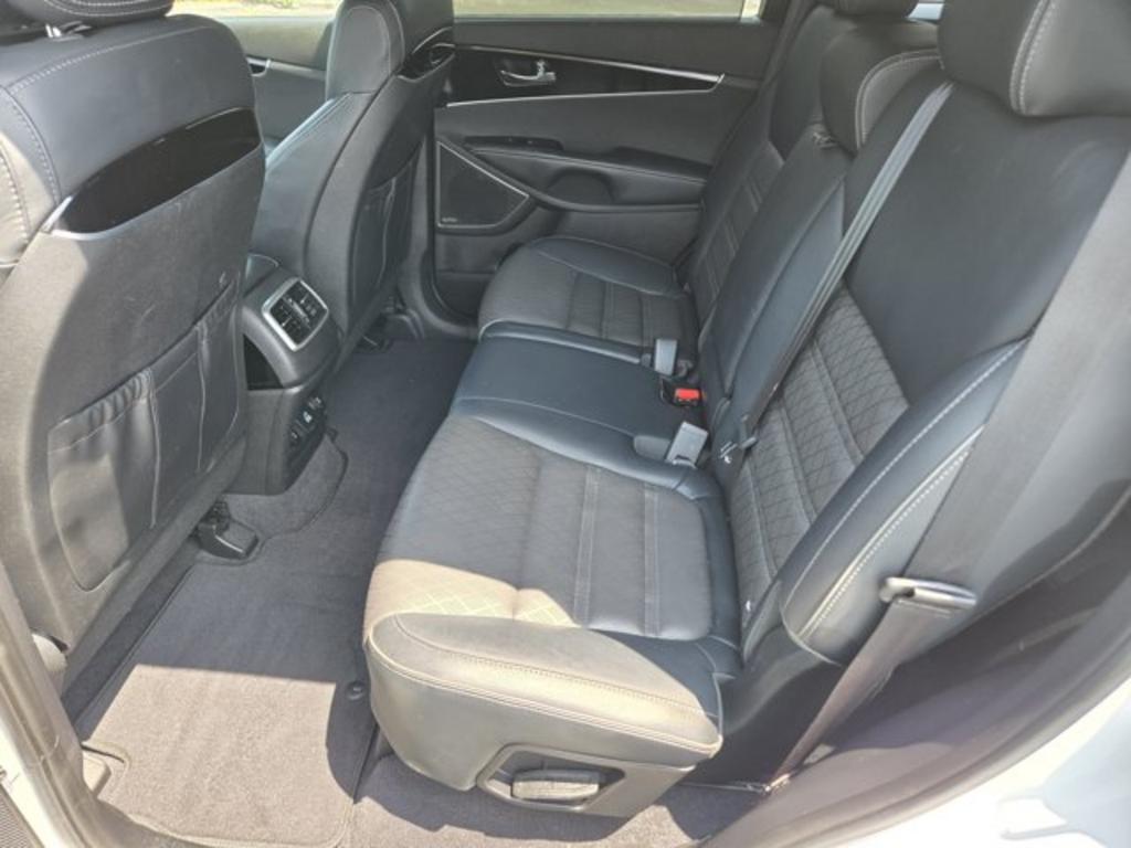 2016 Kia Sorento - $10,995