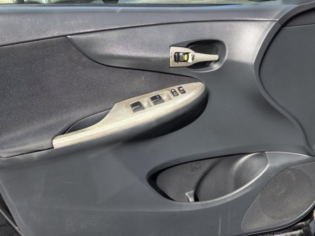 2013 Toyota Corolla - $9,995