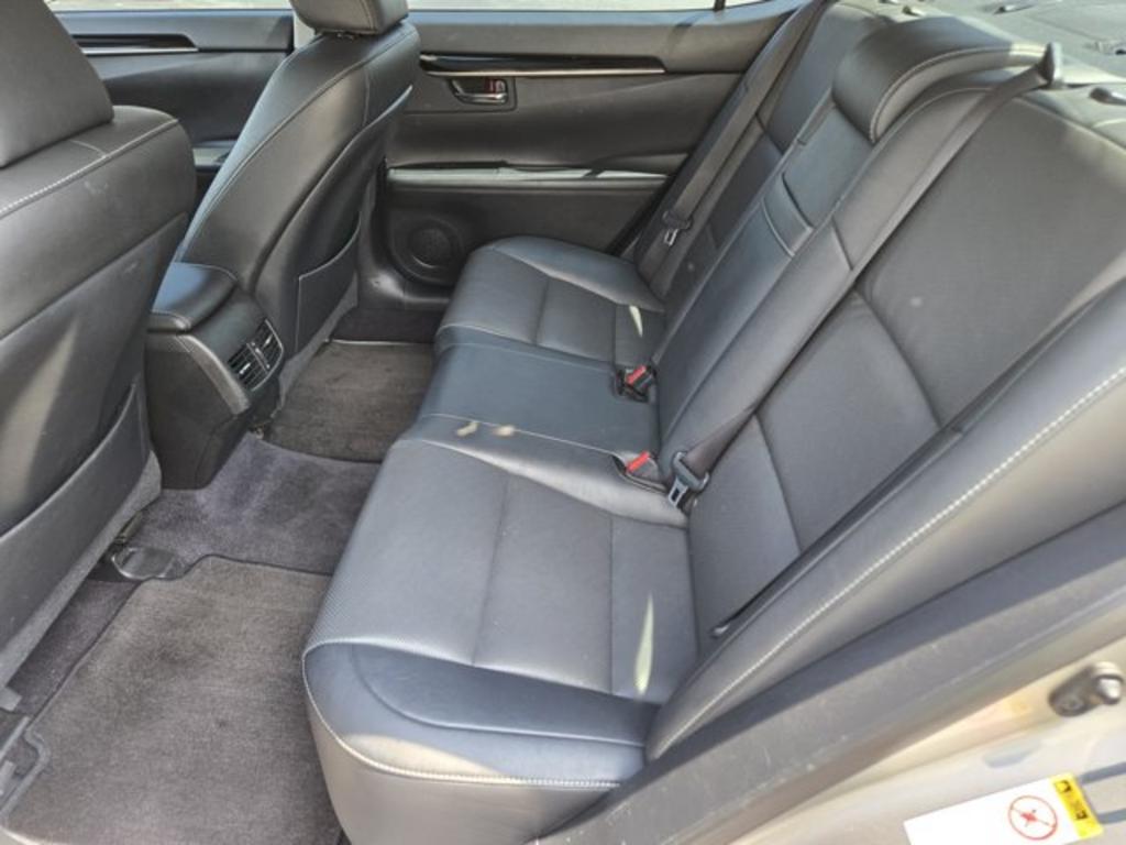 2015 Lexus ES - $17,995