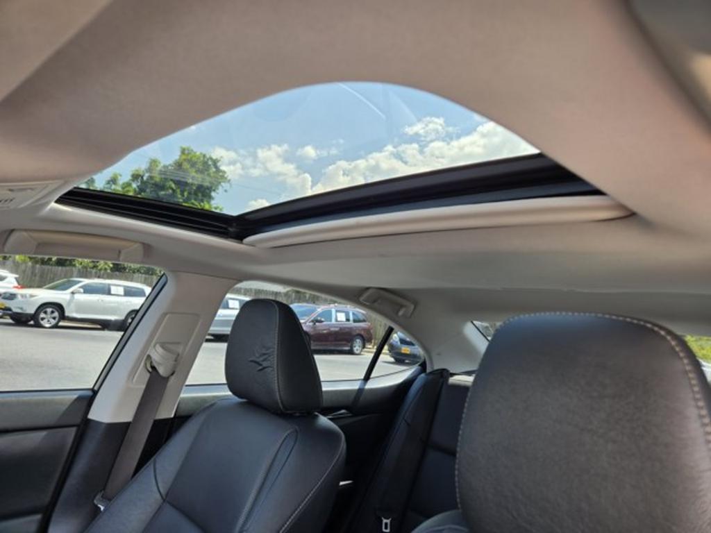 2015 Lexus ES - $17,995