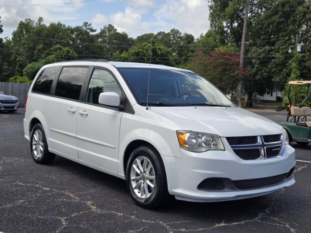 2014 Dodge Grand Caravan - $10,995