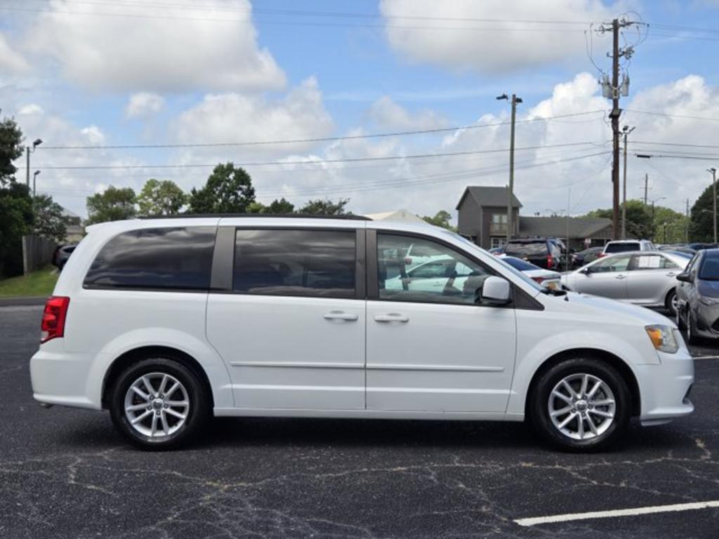2014 Dodge Grand Caravan - $10,995