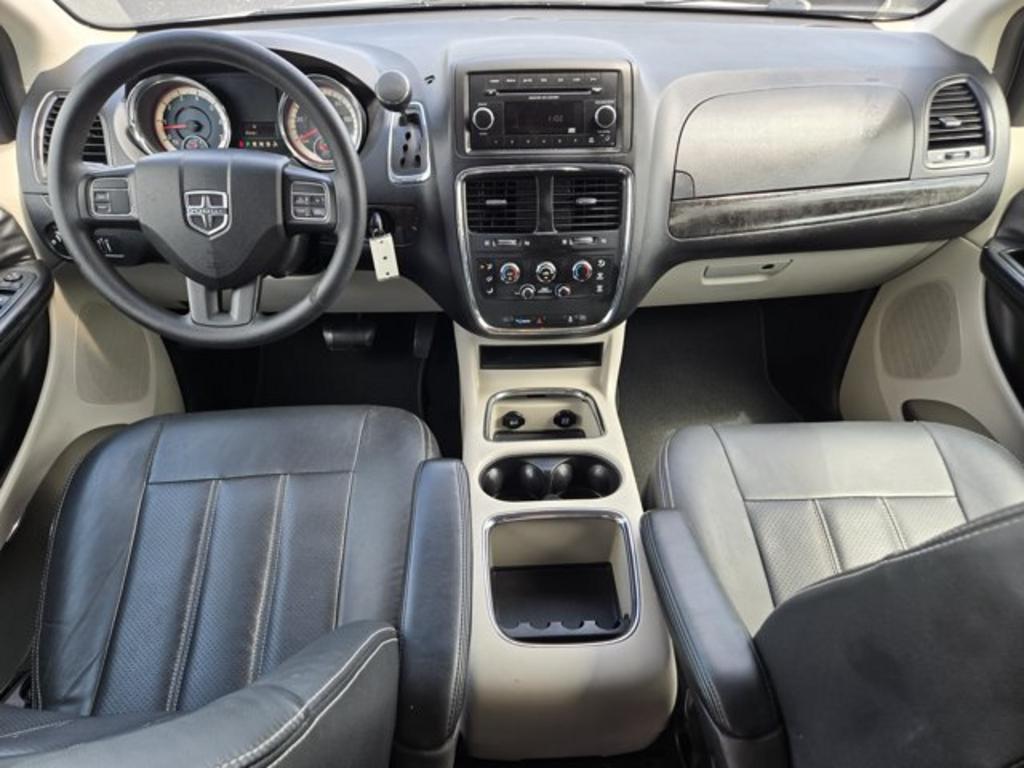 2014 Dodge Grand Caravan - $10,995