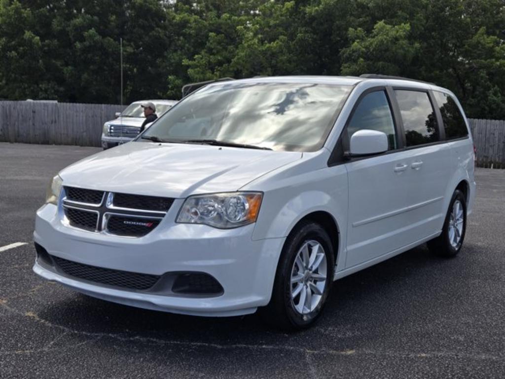 2014 Dodge Grand Caravan - $10,995