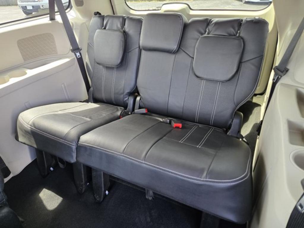 2014 Dodge Grand Caravan - $10,995