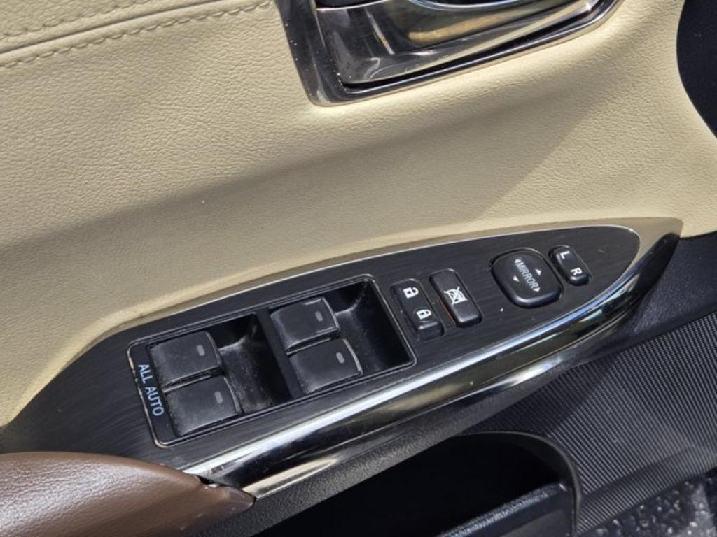 2015 Toyota Avalon - $11,995