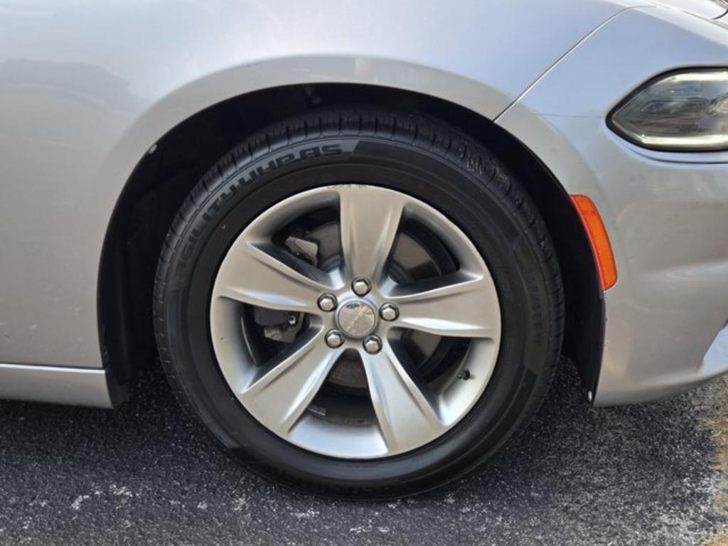 2016 Dodge Charger - $12,995