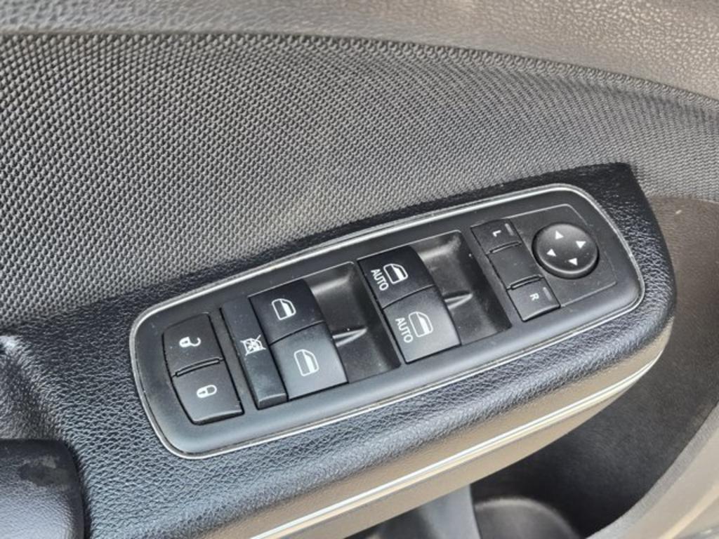 2016 Dodge Charger - $12,995