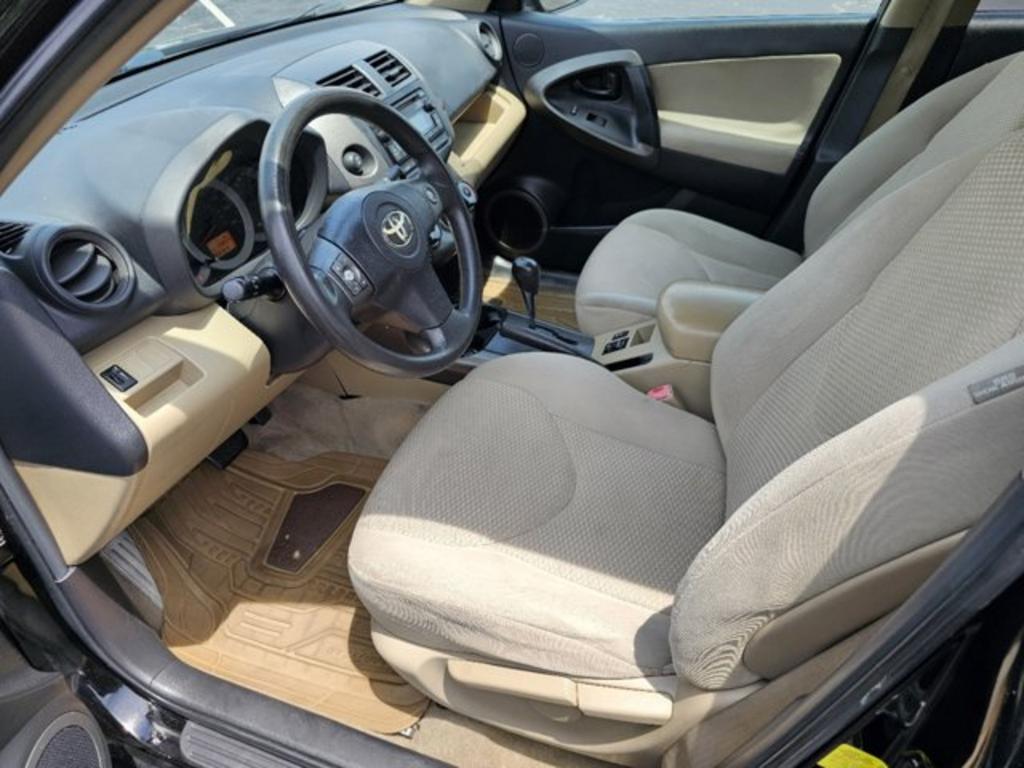 2012 Toyota RAV4 photo
