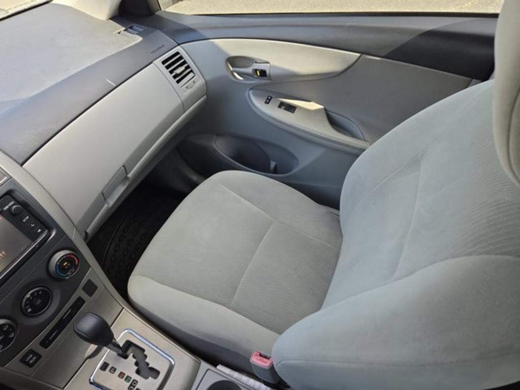 2013 Toyota Corolla L photo