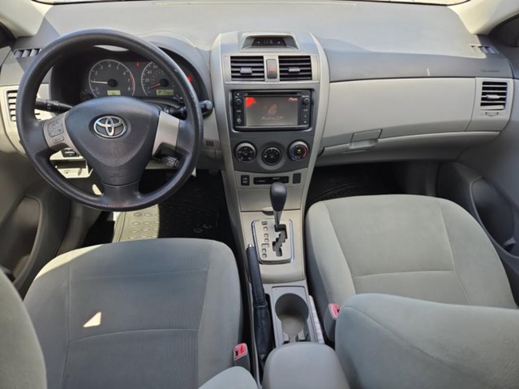 2013 Toyota Corolla L photo