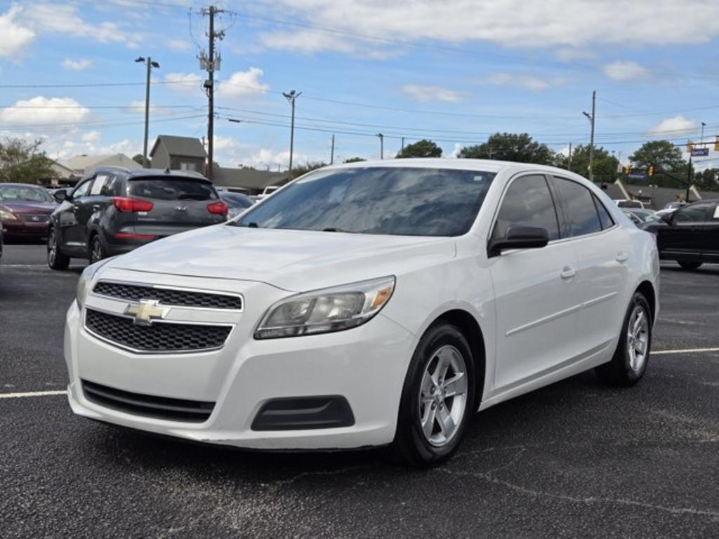 2013 Chevrolet Malibu - $9,995