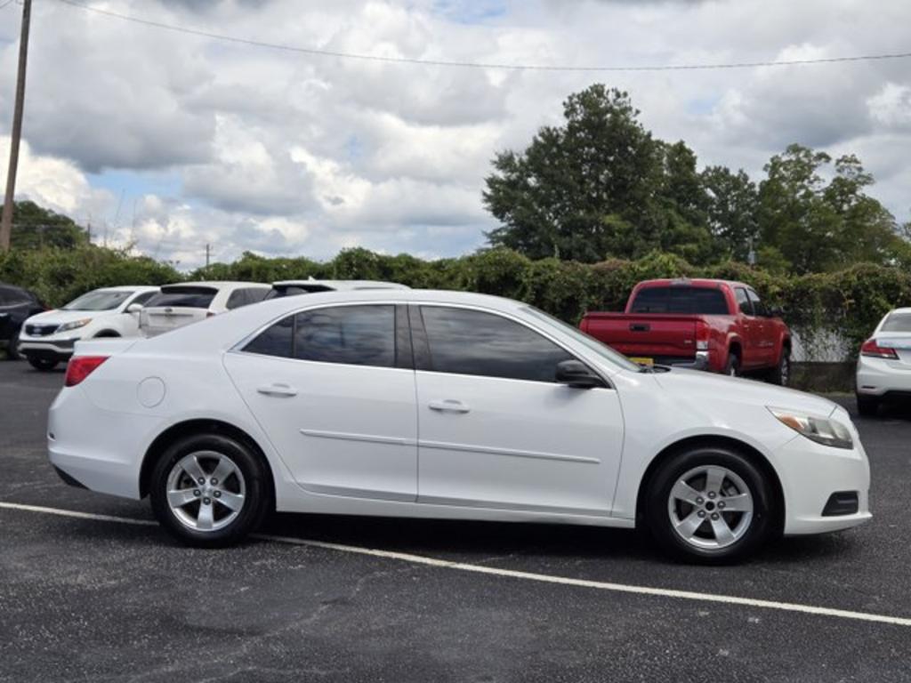 2013 Chevrolet Malibu - $9,995