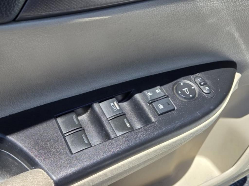 2013 Honda Accord - $11,995