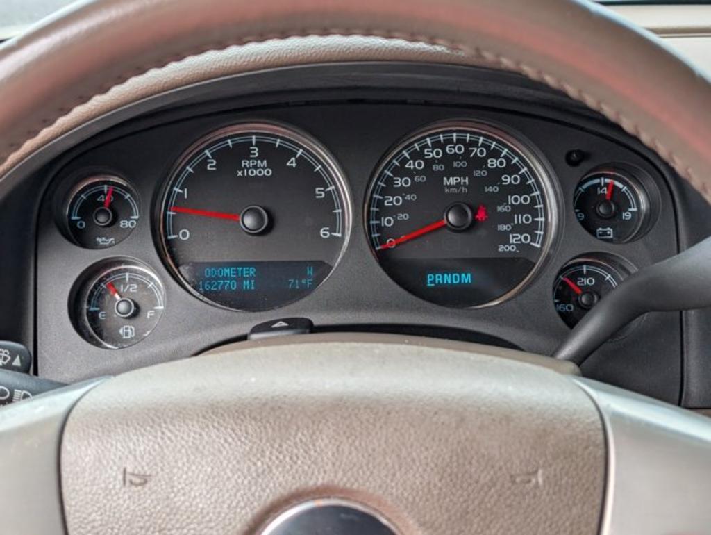 2011 Chevrolet Suburban LT 1500 photo