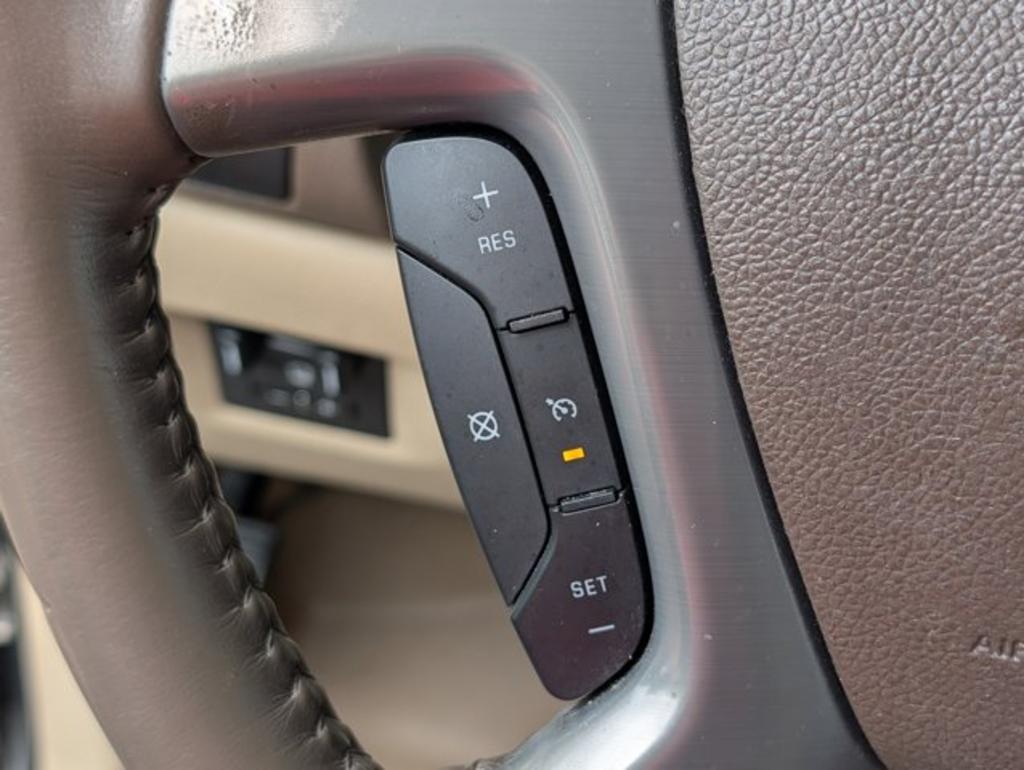 2011 Chevrolet Suburban LT 1500 photo