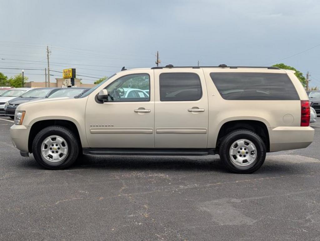 2011 Chevrolet Suburban LT 1500 photo