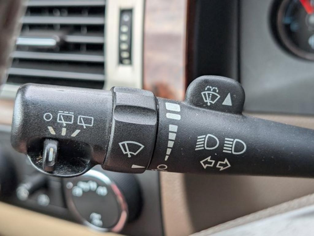 2011 Chevrolet Suburban LT 1500 photo