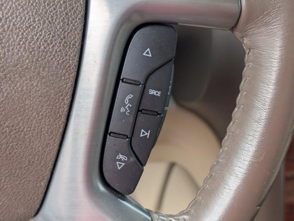 2011 Chevrolet Suburban LT 1500 photo