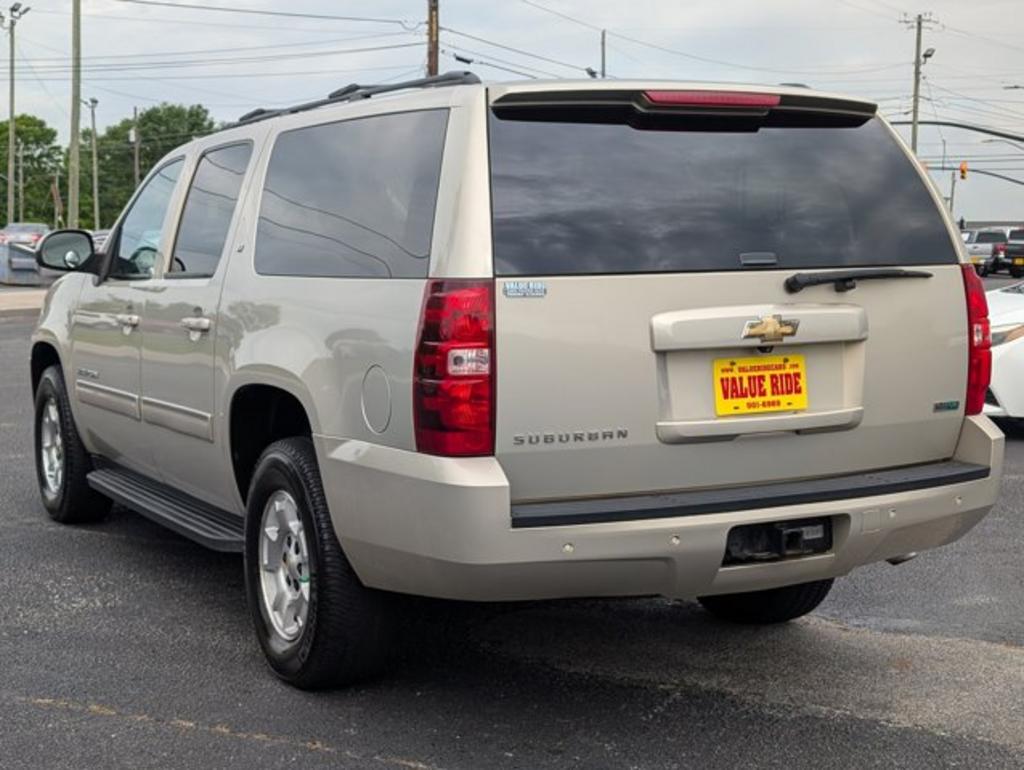 2011 Chevrolet Suburban LT 1500 photo