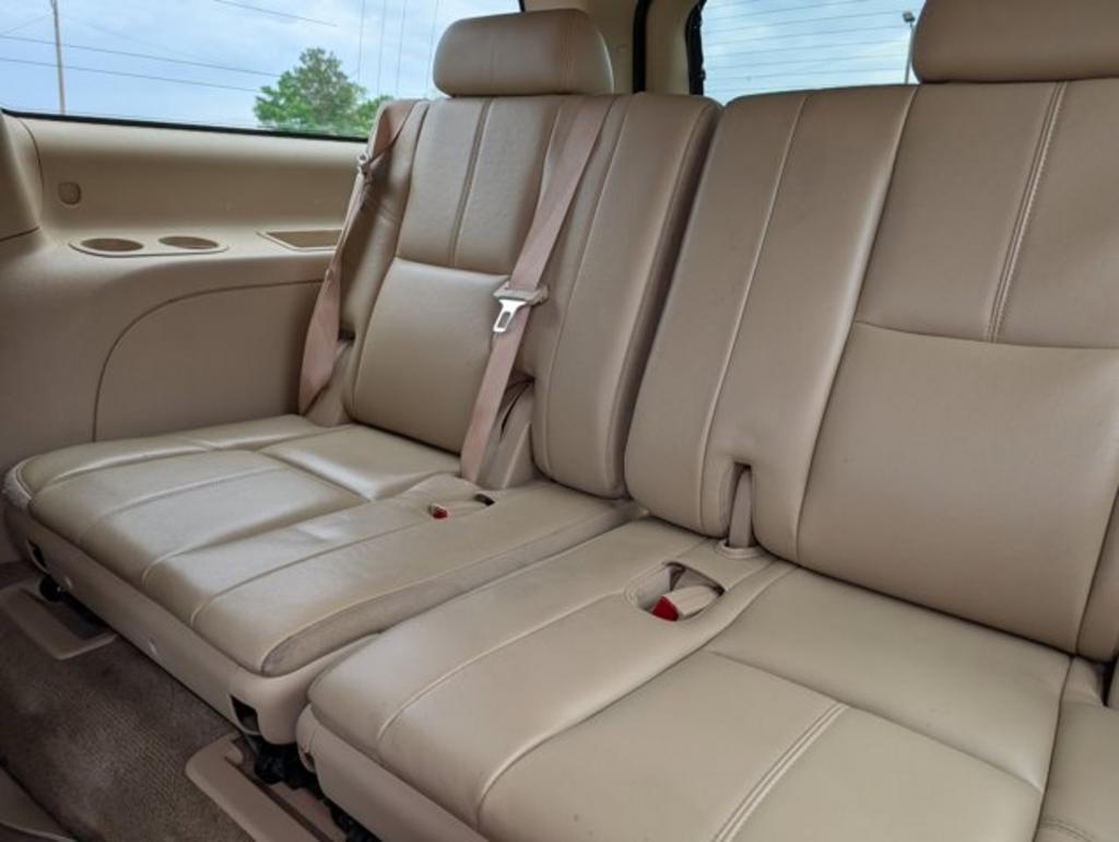 2011 Chevrolet Suburban LT 1500 photo
