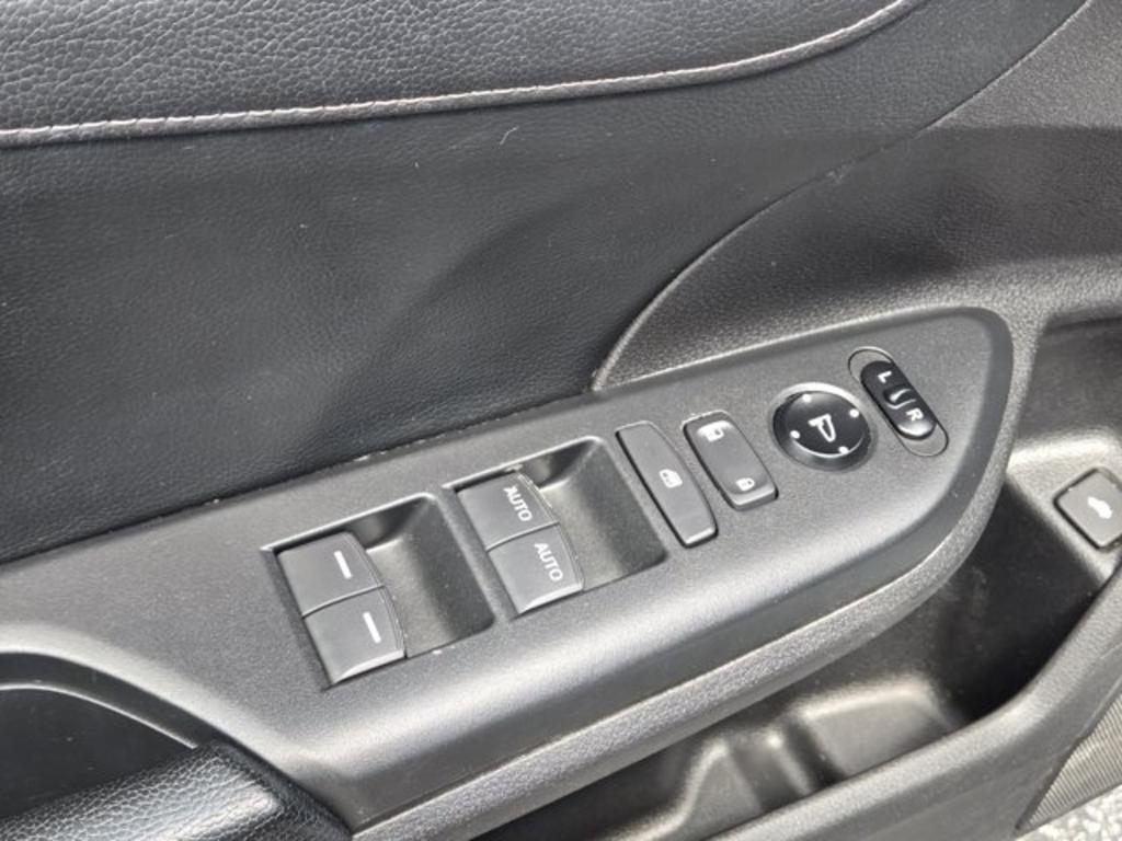 2016 Honda Civic - $13,995