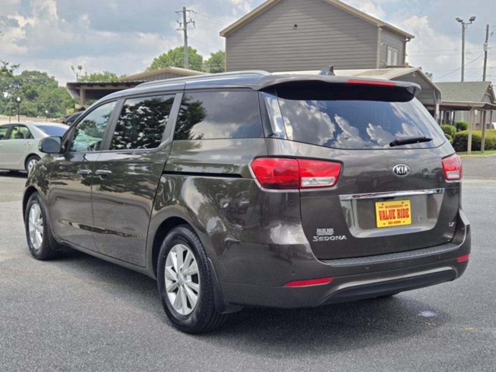 2016 Kia Sedona - $10,995